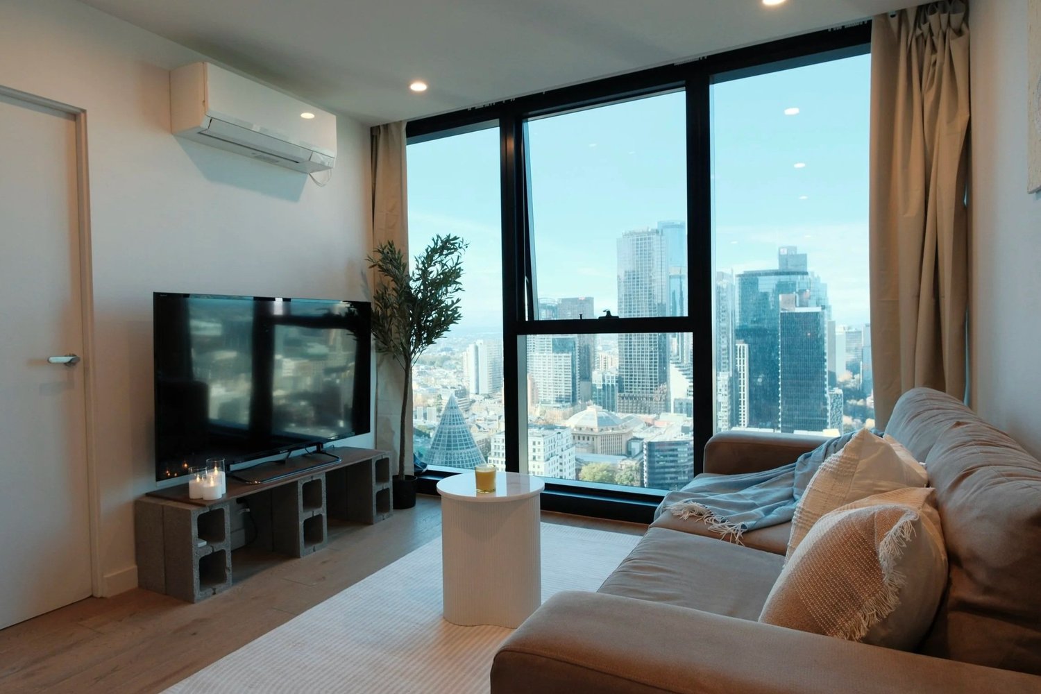 City View Neutral Stay — property photography 8